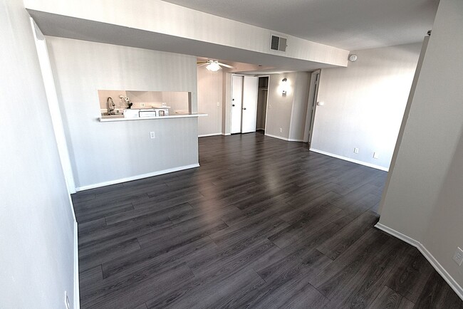 Foto del interior - 6310 Sylmar Ave