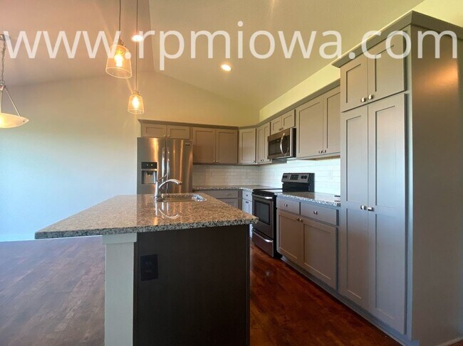 Foto del edificio - NEAR ABBIE GROVE ELEMENTARY!! 4 Bedroom, 3 Bath Home in Ankeny