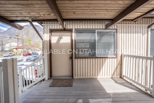 Building Photo - 345 100 N