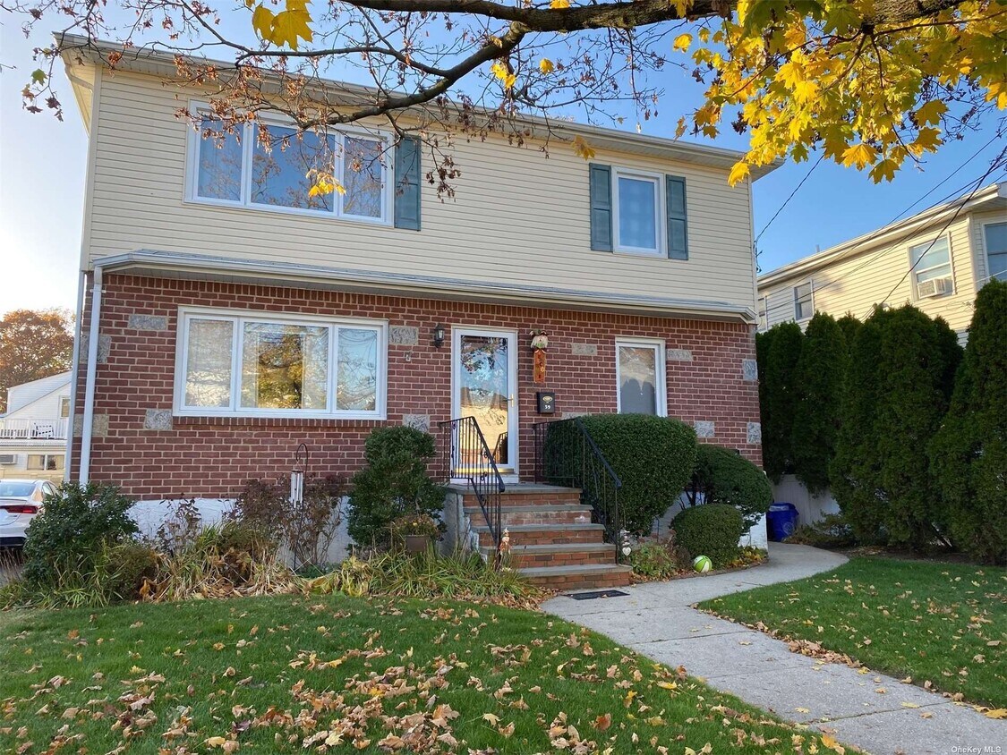 59 Inwood Rd Unit 2nd Fl, Port Washington, NY 11050 Apartment for