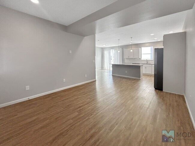 Foto del edificio - $0 DEPOSIT OPTION. SPACIOUS 4-BEDROOM, 3.5...