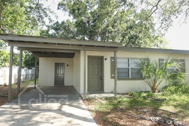 Building Photo - Completely Remodeled 3/1 in Orlando with C...