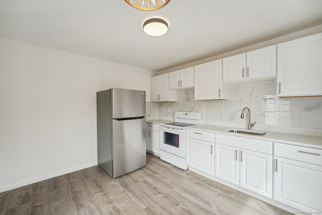 Building Photo - 1323 Whalley Ave