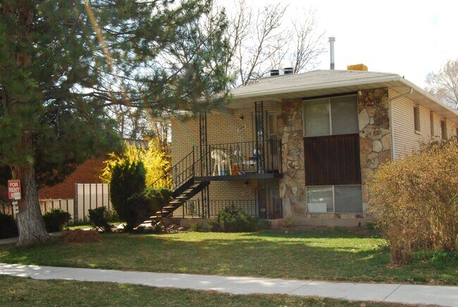 Apartment Complex Front - 1400 S McClelland St