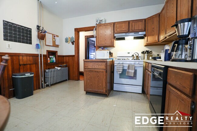 Foto del edificio - 52 Coolidge Rd