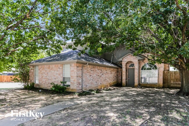 Foto del edificio - 706 Windridge Ln
