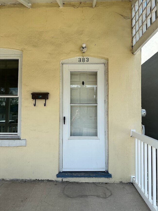 Foto del edificio - 383 E 5th St