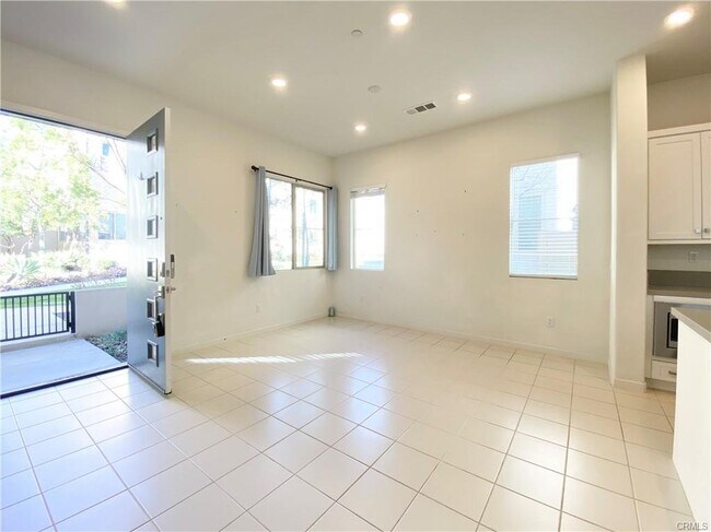 Foto del edificio - 147 Terrapin, Irvine, CA 92618 - 3 BR 4 BA...