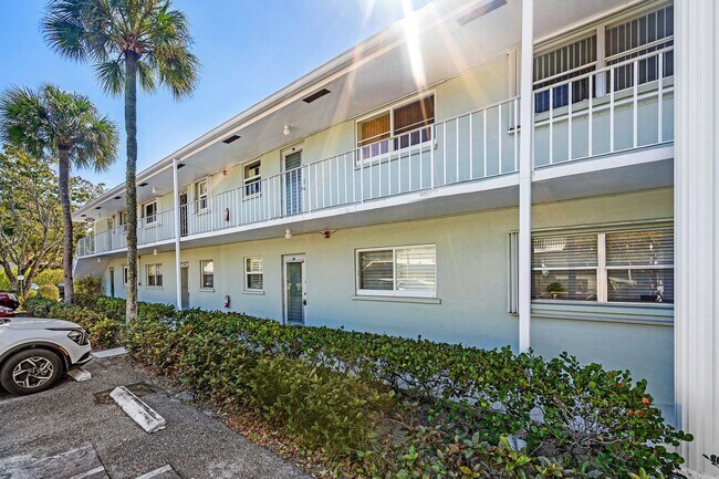 Foto del edificio - 2440 SW 22nd Ave