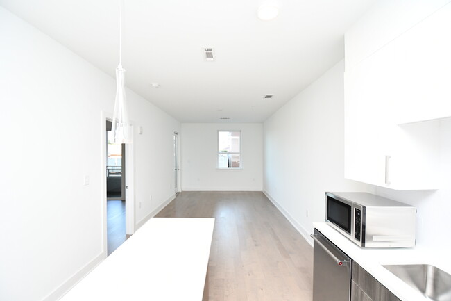 Building Photo - 775 Juniper St NE