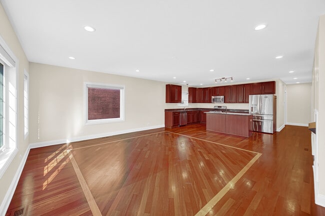 Foto del edificio - 548 E 50th St