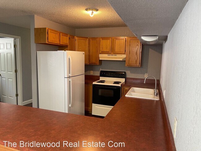 Building Photo - 2 br, 1 bath House - 305 N. Saint Clair Ab...