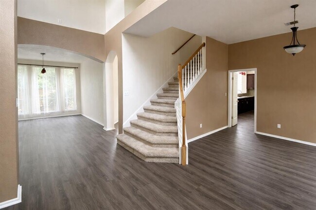 Foto del edificio - 1718 Bow Ridge Dr