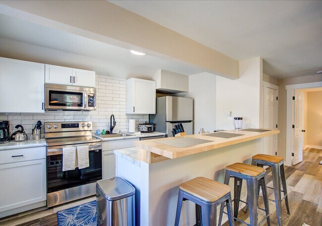 Foto del edificio - 156 Rodney Ct