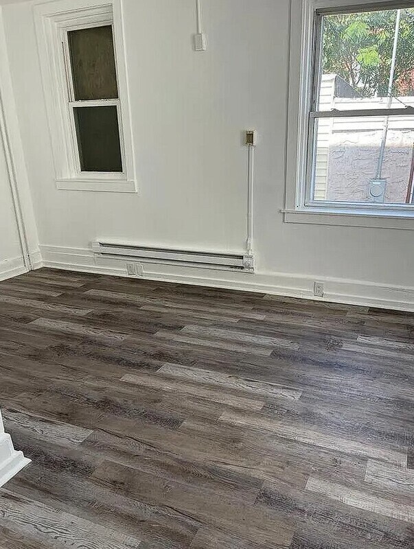 Foto del edificio - 129 E Roosevelt Blvd