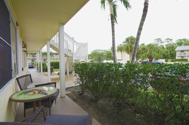Foto del edificio - 4635 Bayshore Dr