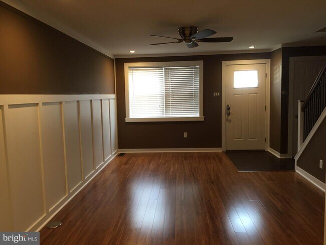 Foto del edificio - 212 Overlook Rd