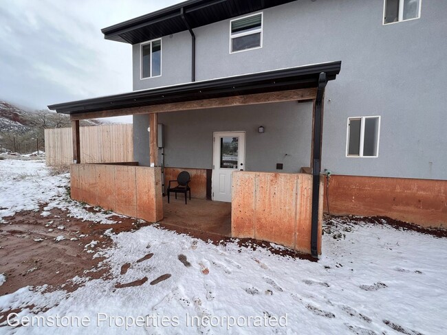 Foto del edificio - 2 br, 2 bath House - 180 E Cooke Avenue