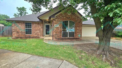Building Photo - 9904 Fox Fair Hollow