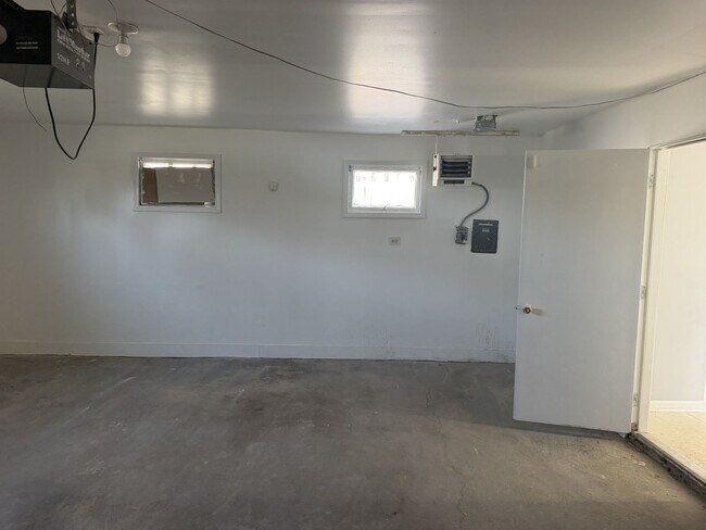 Foto del edificio - 14941 Evans Ave