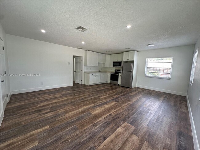 Foto del edificio - 3315 SW 15th Ave