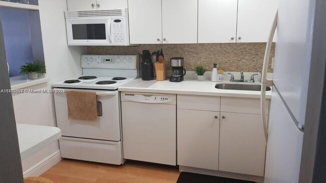 Foto del edificio - 2 bedroom in North Miami FL 33181