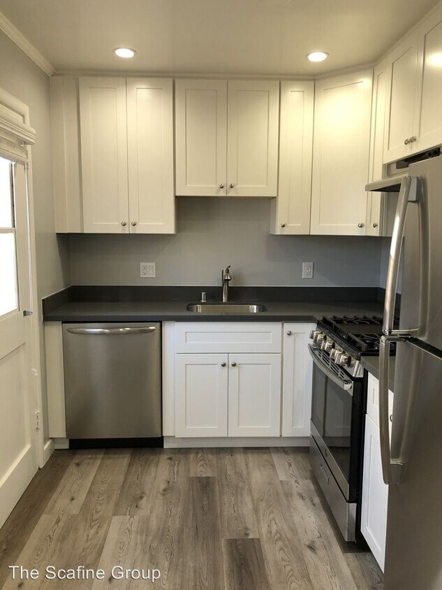 Foto principal - 440-460 Angus Ave W