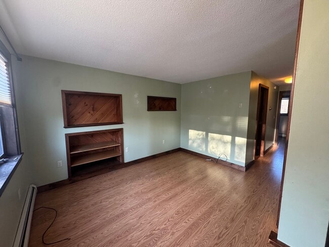 Building Photo - Cozy 2BR / 1BA Home with Spacious Layout