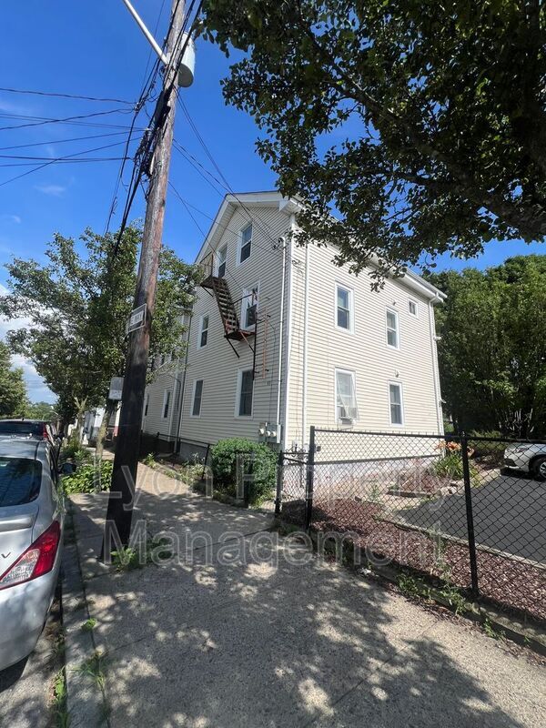 Building Photo - 49 Trenton St