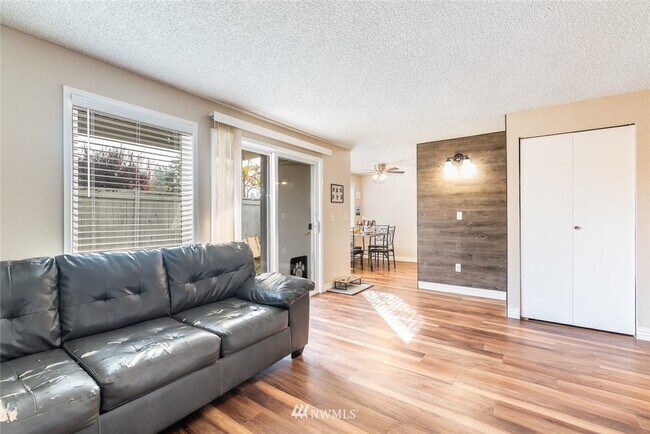 Foto del edificio - 7336 S Wilkeson St