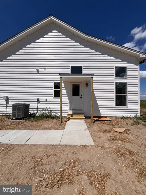 Building Photo - 8641 Sandy Beach Ln