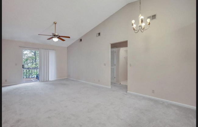 Building Photo - 910 Brett Dr