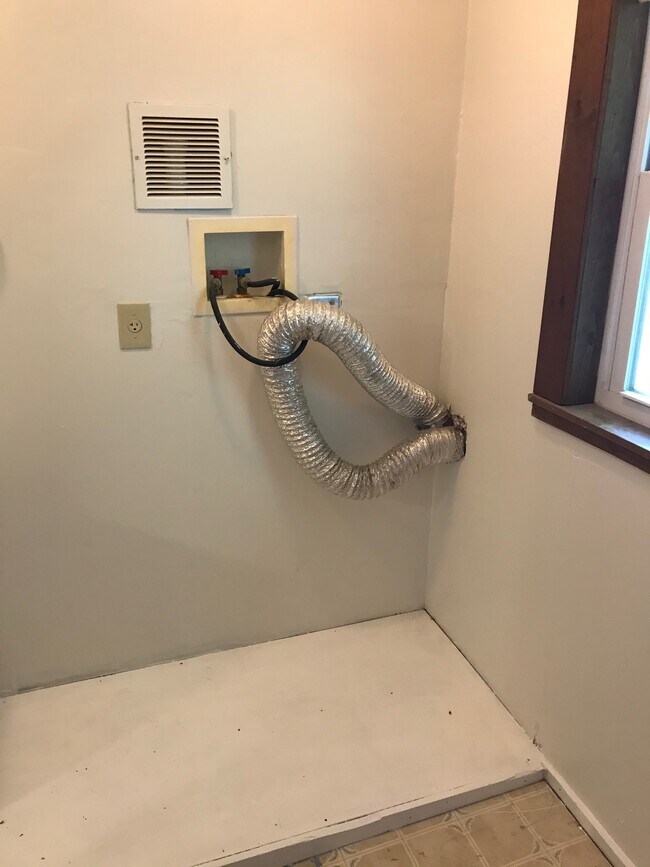 70 Sunset Dr Unit 2, Belmont, NH 03220 Apartments in Belmont, NH