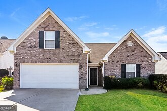 Building Photo - 1505 Queen Elizabeth Dr