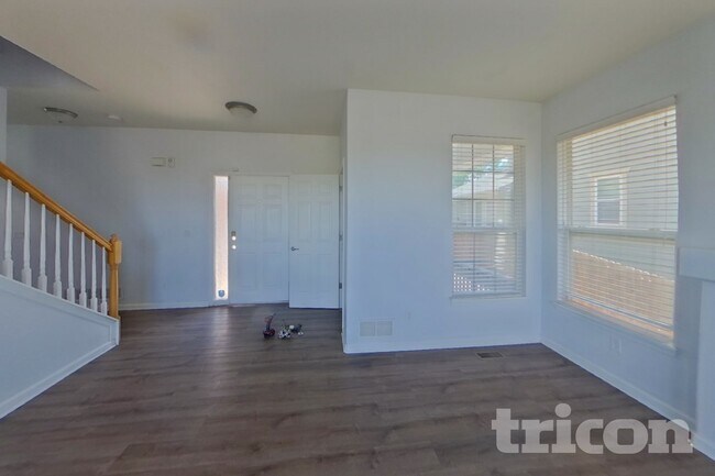 Foto del edificio - 673 Millet Cir