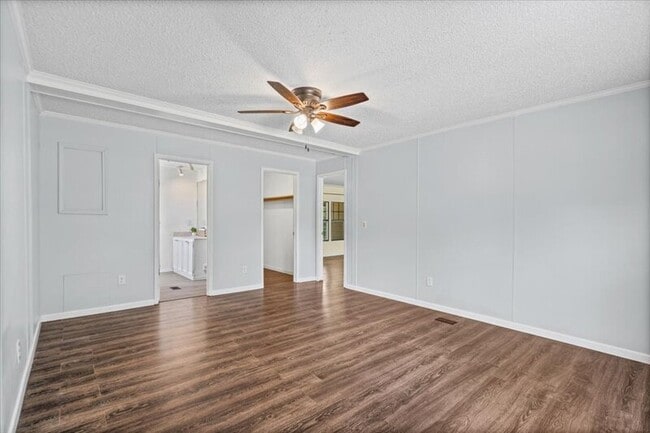 Foto del edificio - 13501 Nutty Brown Rd