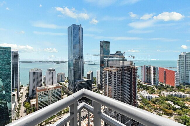 Foto del edificio - 60 SW 13th St