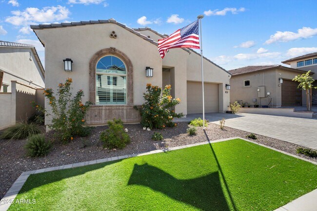 Foto del edificio - 21387 W Meadowbrook Ave