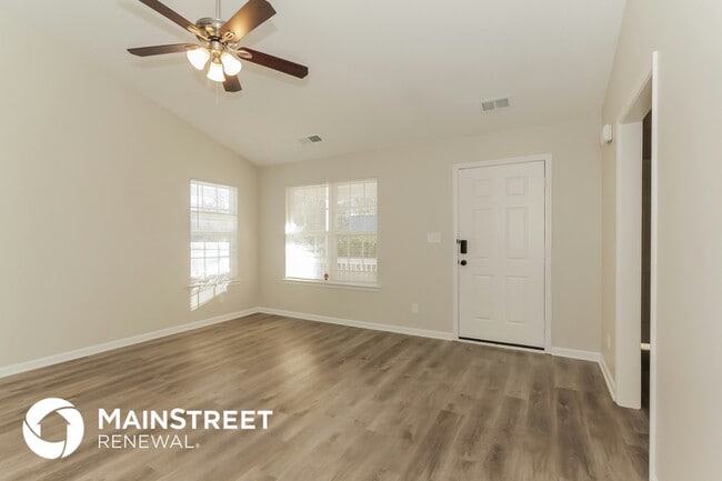 Foto del edificio - 136 Sterling Terrace Dr