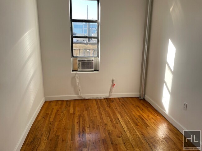 Building Photo - 526 Lafayette Ave