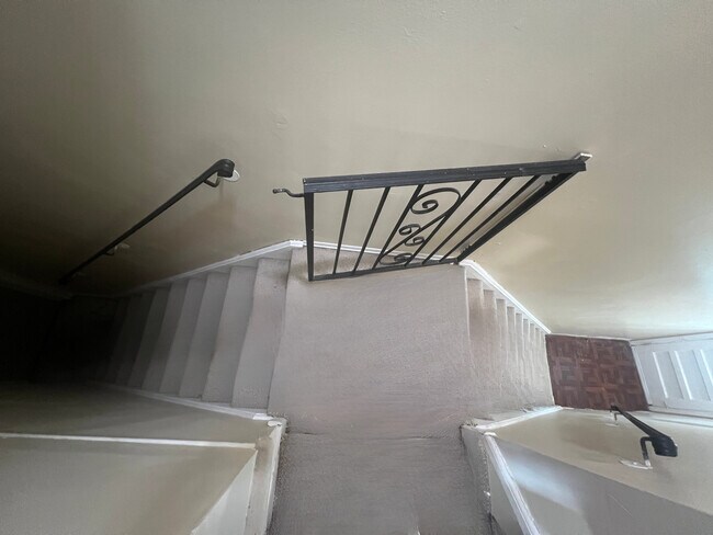 Foto del edificio - 161 Evergreen Rd