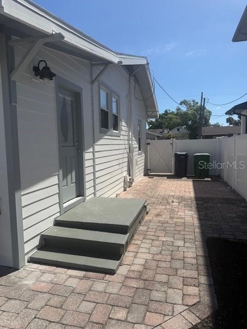 Foto del edificio - 208 N Tampania Ave