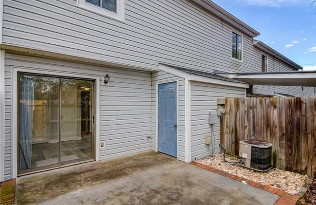 Building Photo - 561 Brookside Ct