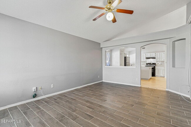Building Photo - 12496 Sombra Fuerte Dr