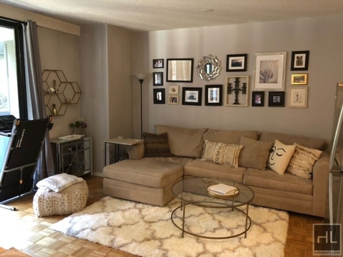 Foto principal - E 86th St