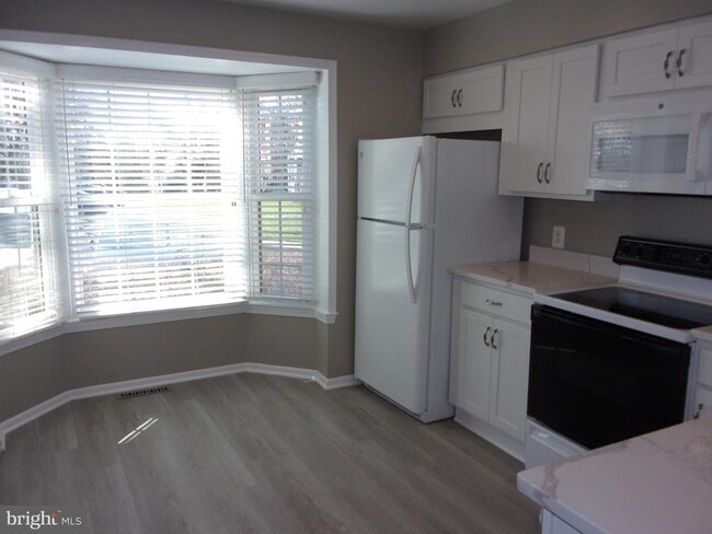 Building Photo - 10520 Assembly Dr