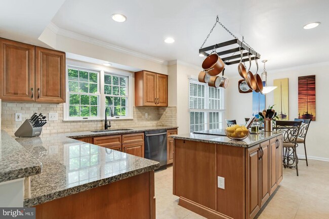 Building Photo - 910 Berwick Dr