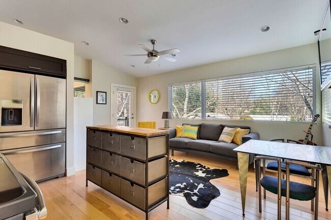 Foto del edificio - Modern living at East Downtown