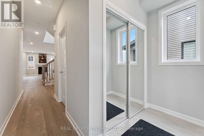 Building Photo - 242 Tullaghan Hts
