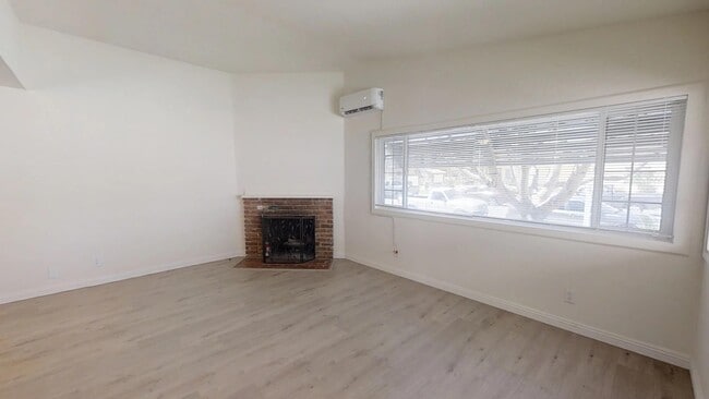 Building Photo - 506 Stewart Dr